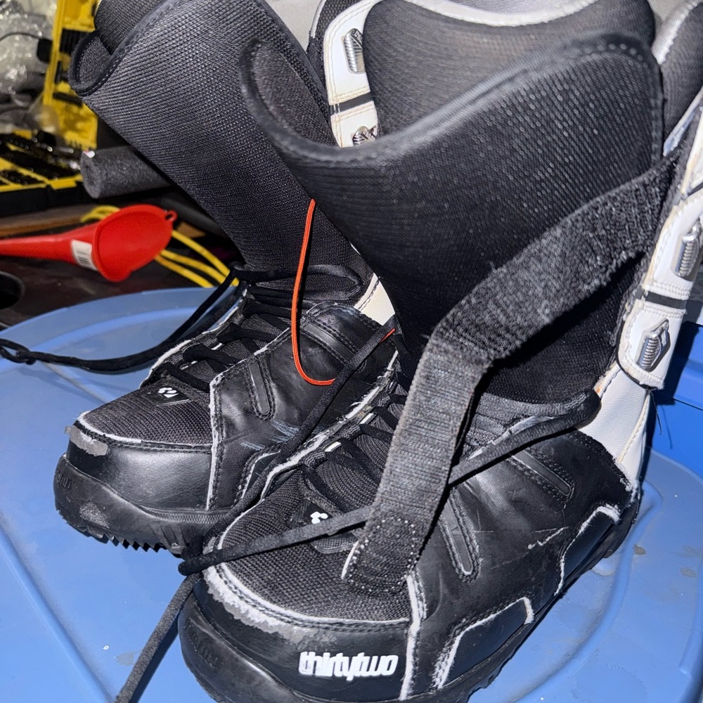 ThirtyTwo Mens Snowboard Boots Size 9.5